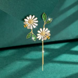 2022 neue Koreanische Daisy Blume Bee Stud Ohrringe Für Frauen Sunflower Schmetterling Zirkon Asymmetrische Ohrring Mädchen Part